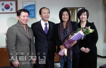 [포토]박세리 골프 선수 대전시교육청서 