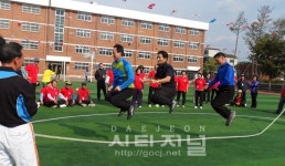 30대부터 70대까지 한자리 모이는 금성초
