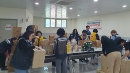 청양군, '안부살핌 우편서비스' 첫 물품 배부