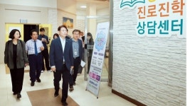 전문학 서구청장, 갈마도서관 시설 현장 점검