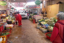 김천소방서, 재래시장 소방통로 장애물 심각