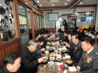 광주동부소방서 의용소방대, 전통시장 캠페인 후 오리탕 시식