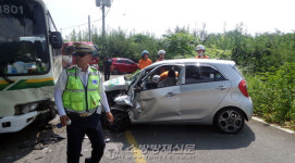 하동소방서, 버스 대 소형승용차 추돌 구조활동 펼쳐