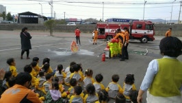 고성소방서, 어린이집 소방서 물소화기 체험