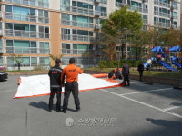 춘천소방서, 공기안전매트ㆍ굴절사다리차 활용한 인명구조훈련 