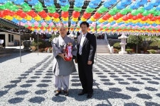 김해서부소방서장 , 석가탄신일 대비 장유사 사찰지도 방문