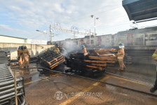 수원 세류역 화재… 열차 운행 지연