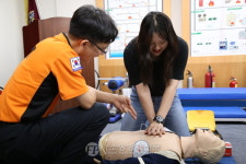 강남소방서, 어린이수영장 강사 심폐소생술 교육