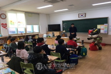 평창소방서, 초등학교에 산타소방관이 나타났다
