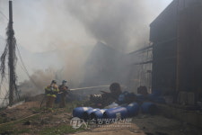 연천 군남면 가죽공장서 불… 1명 부상