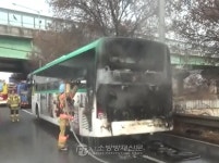 서울 개화동 고장 난 버스서 화재