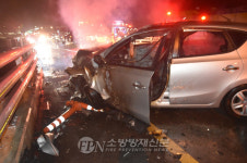 인천 중구 제2터미널대로 차량 화재… 2명 병원 이송