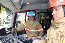 송파소방서, 서울시의원 함께 한 소방차 길 터주기 훈련