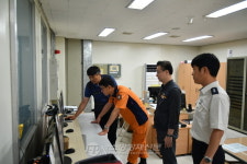 백승두 통영소방서장, 추석 연휴 대비 대형 판매시설 현장 지도방문