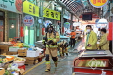 인천중부소방서, 신흥시장 화재알림시설 연동 시험 출동훈련 나서