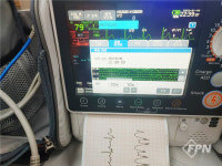 [REVIEW IS] 니혼코덴 사의 고급형 자동수동 제세동기 ‘EMS-1052’