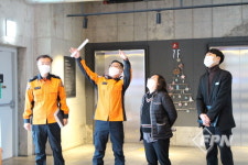 김현 영종소방서장, 성탄절 대비 영화상영관 지도 방문