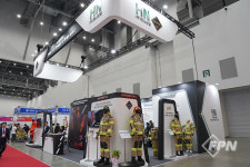 [2024 FireEXPO] 인체공학적 패턴 적용해 착용감 개선… (주)하나산업, PBI 특수방화복