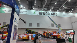 [2025 FireEXPO] (주)진우에스엠씨, 현장 수요 반영한 소방고가차ㆍ무인파괴방수차
