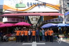 광진소방서, 중곡제일골목시장서 K급 소화기 기증식