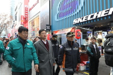 서울중부소방서, 연말연시 대비 명동역 일대 현장 예방순찰