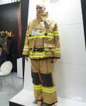 [2026 FireEXPO] PBI MAX에 특허 주머니까지… (주)하나산업, 특수방화복 눈길