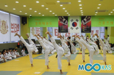“외국인과 공동수련 통해 태권도 자긍심 느껴”