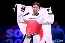 [포토] 태권도 귀염둥이 서여원 매서운 발차기로 세계청소년선수권 정상!