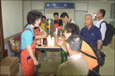 대구보훈청 새롬회, 입원환자 등에 차 제공 봉사