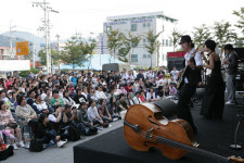 청정 지역 가평, 재즈 쓰나미 일어