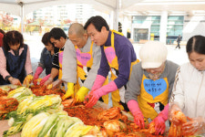 오산시, 이주민과 함께 한 이웃돕기 김장행사 가져