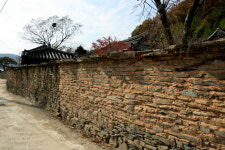 열려있는 성채(城砦), 학동마을