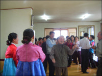 흥겨운 민요가락에 덩실덩실