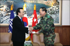 <동정>김관용 경상북도지사