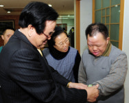 <포토>안순일 광주시교육감 사랑의 집 위문