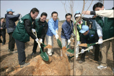 나무심기로 ´행복한 녹색성장´