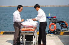 속초항내 가라앉은 차량에서 ´변사체 1구´