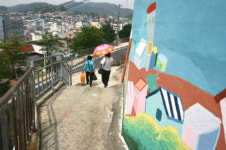 <들찔레의 편지 261>동피랑 마을, 소박한 삶터에 그린 벽화