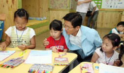 김문수 지사, 화성 병점동 유앤아이센터 안심학교 방문