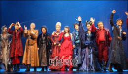 [포토]´공연장에서 만나요!´…신나는 커튼콜