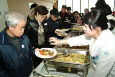“아하! 싱거워도 맛있구나!”