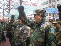 유공자와 반란자 구분도 못하나 베트남 참전 노병들 화났다