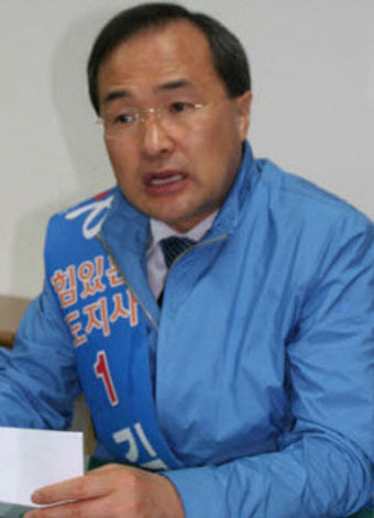 농림부, 김대식 후보에 순천 화상경마장 ´철회´통보