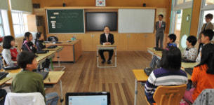 <포토>안병만 장관, 여수나진초교 방문