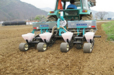 홍천군, 영농철 농기계임대사업 농가 호평