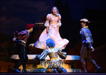 [포토]<키스 미, 케이트> ‘총각들이 둘러싼 비앙카?’