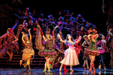 뮤지컬 <오페라의 유령> ‘33만 관객, 270억 매출’ 신기록