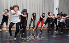 <브로드웨이 42번가> ‘탭댄스 열풍이 몰려온다!’
