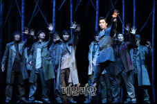 창작 뮤지컬 신화 <영웅>이 왔다!