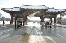 여주 ‘신륵사관광지’ 솟을삼문 새롭게 탄생